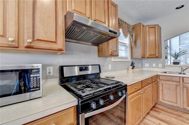 425 Martin Creek Way, Lawrenceville, GA 30045