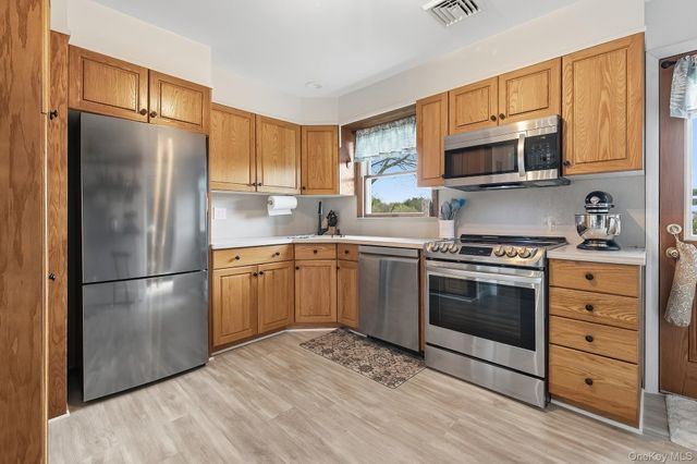 27 Morningside Drive, Patterson, NY 12563