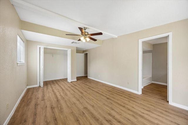 218 N Ormsby Street, Alvin, TX 77511