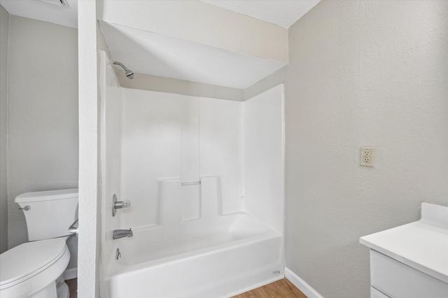 218 N Ormsby Street, Alvin, TX 77511