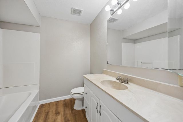 218 N Ormsby Street, Alvin, TX 77511