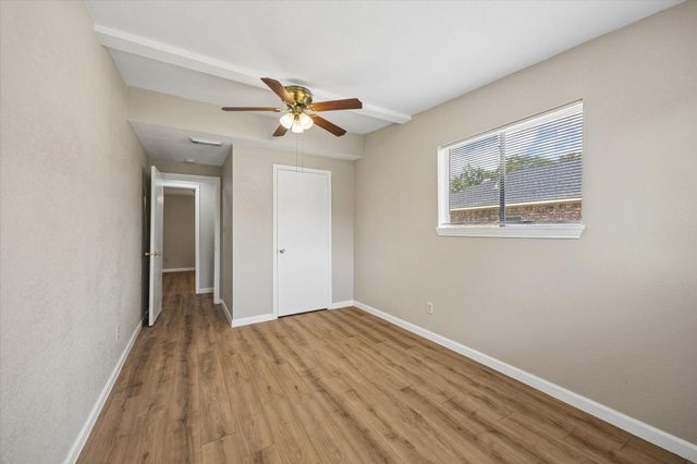 218 N Ormsby Street, Alvin, TX 77511