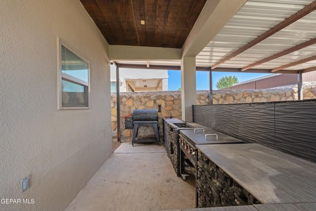 1016 Gaitan Street, Horizon City, TX 79928