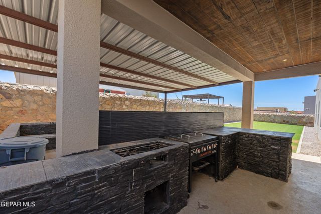 1016 Gaitan Street, Horizon City, TX 79928