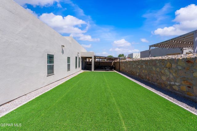 1016 Gaitan Street, Horizon City, TX 79928