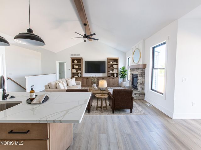 7918 Trestle Bend Road, Monclova, OH 43542