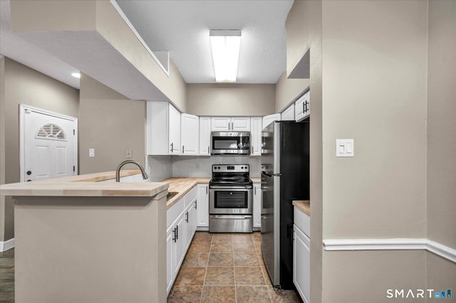 31 High Street 5207, East Hartford, CT 06118