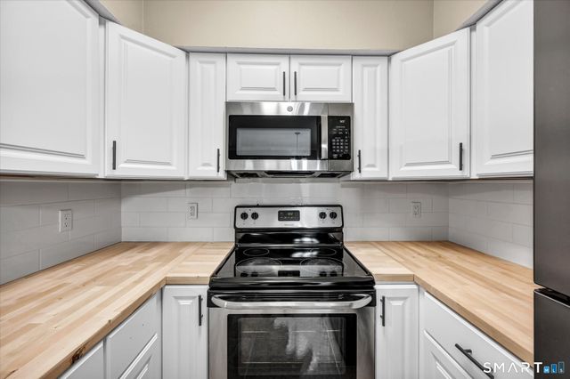 31 High Street 5207, East Hartford, CT 06118