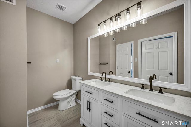 31 High Street 5207, East Hartford, CT 06118