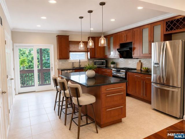331 Undercliff Avenue, Edgewater, NJ 07020