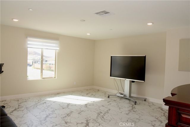 27216 Old Miner Circle, Menifee, CA 92585