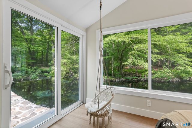 82 Newtown Turnpike, Weston, CT 06883