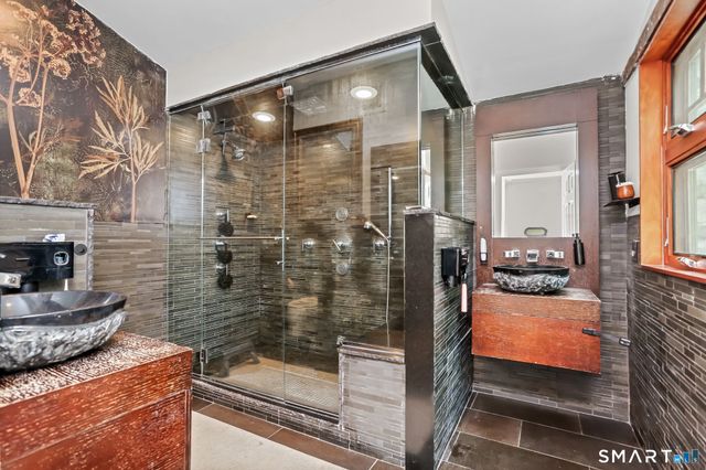 82 Newtown Turnpike, Weston, CT 06883