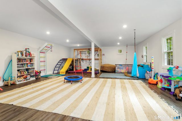 82 Newtown Turnpike, Weston, CT 06883