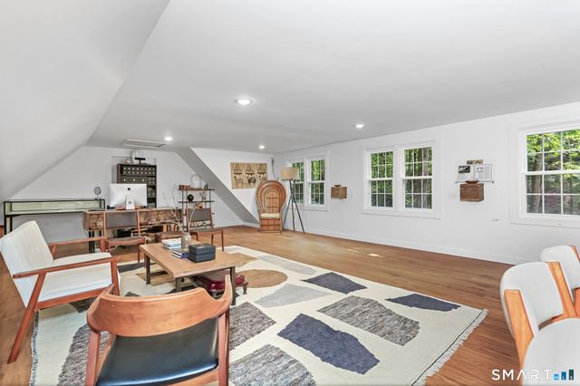 82 Newtown Turnpike, Weston, CT 06883