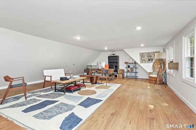 82 Newtown Turnpike, Weston, CT 06883