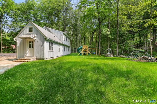 82 Newtown Turnpike, Weston, CT 06883