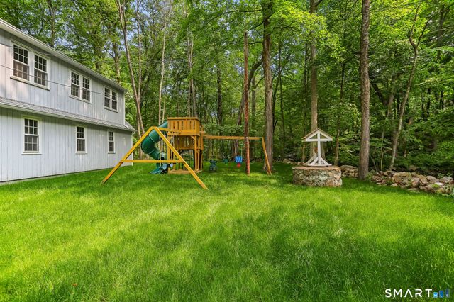 82 Newtown Turnpike, Weston, CT 06883