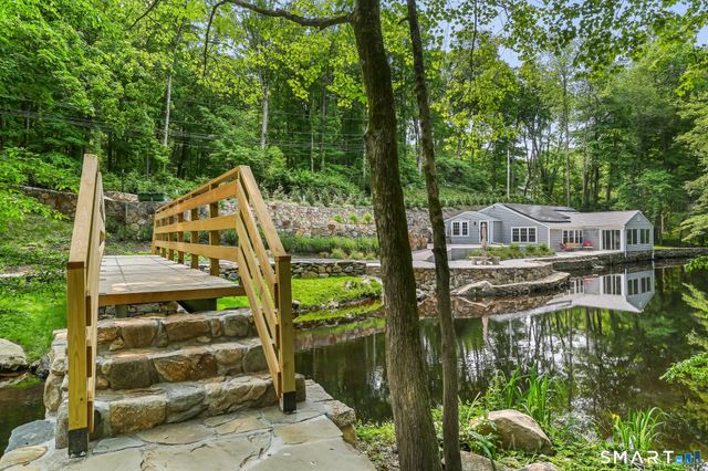 82 Newtown Turnpike, Weston, CT 06883