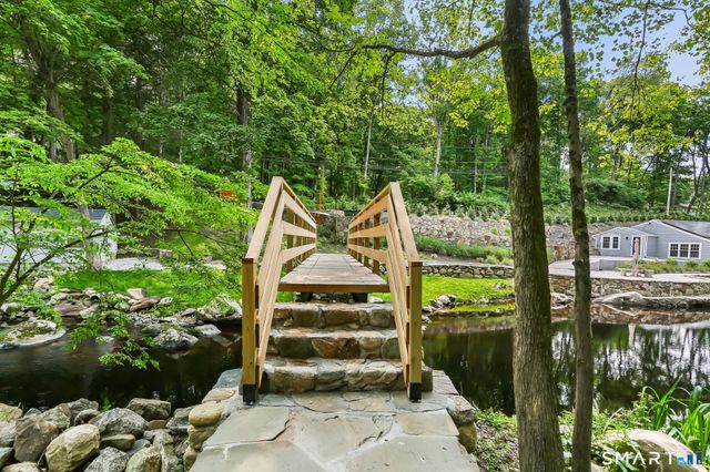 82 Newtown Turnpike, Weston, CT 06883