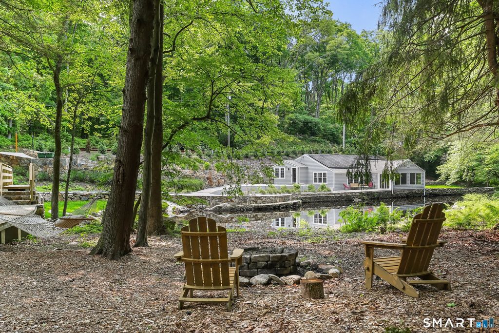 82 Newtown Turnpike, Weston, CT 06883