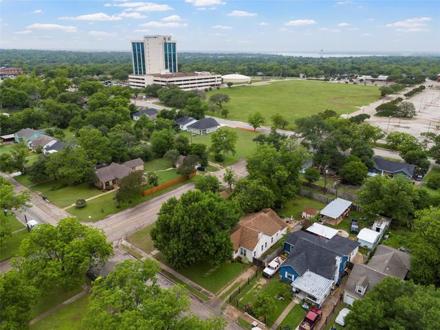 2923 Live Oak Avenue, Waco, TX 76708