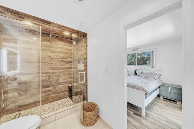 2298 NE 2nd Avenue, Boca Raton, FL 33431