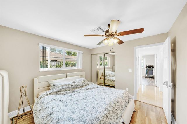 2298 NE 2nd Avenue, Boca Raton, FL 33431