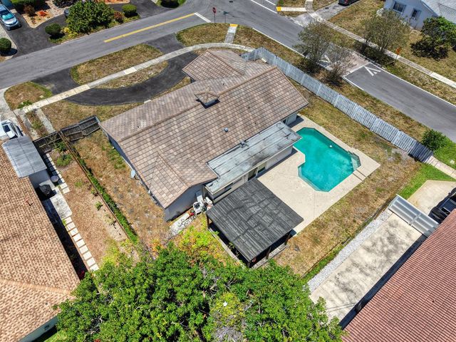 2298 NE 2nd Avenue, Boca Raton, FL 33431