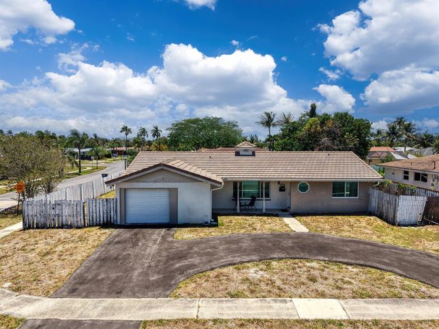 2298 NE 2nd Avenue, Boca Raton, FL 33431