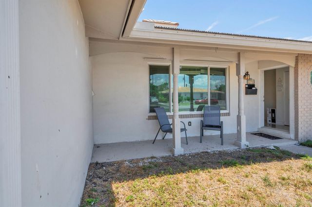 2298 NE 2nd Avenue, Boca Raton, FL 33431