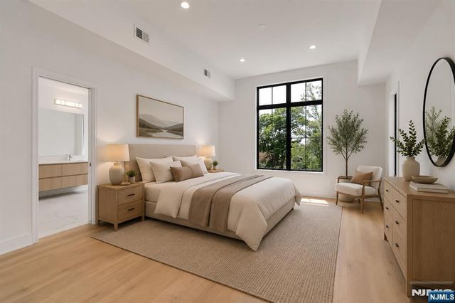 16 Feldman, Paramus, NJ 07652