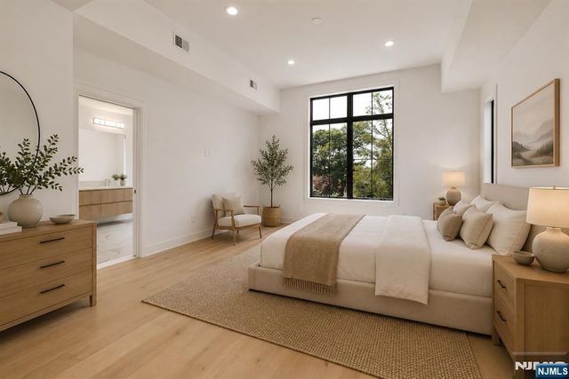 16 Feldman, Paramus, NJ 07652