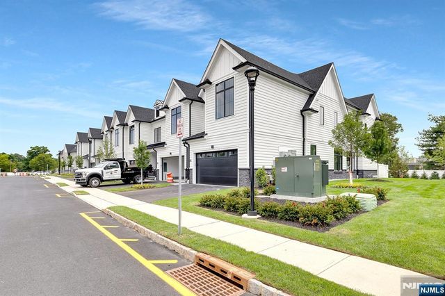 16 Feldman, Paramus, NJ 07652