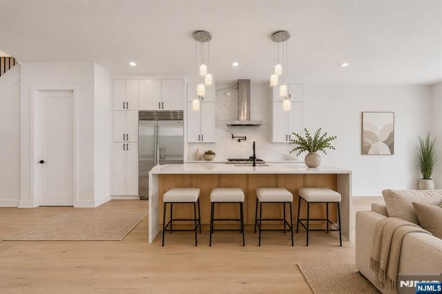 16 Feldman, Paramus, NJ 07652