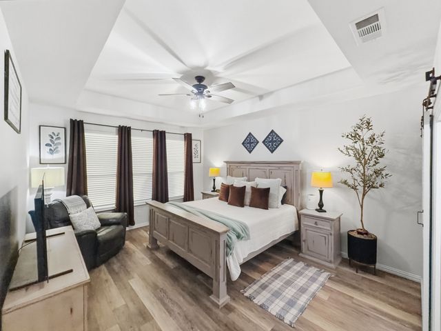 208 Crest Lane, Decatur, TX 76234