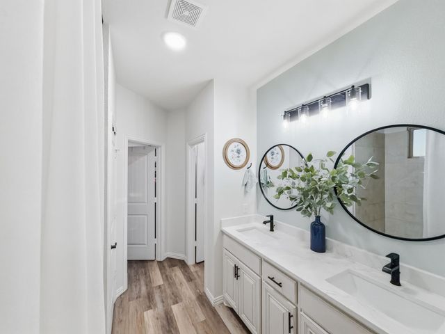 208 Crest Lane, Decatur, TX 76234