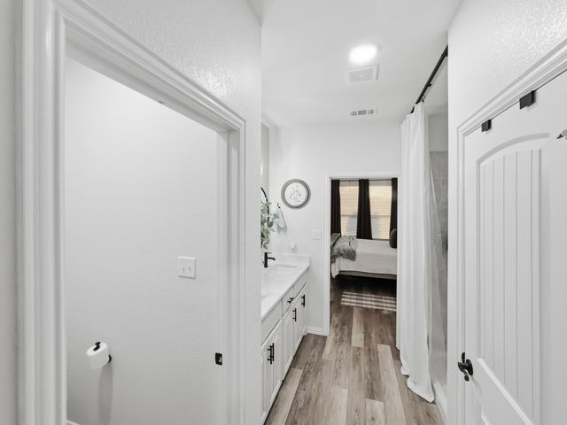 208 Crest Lane, Decatur, TX 76234