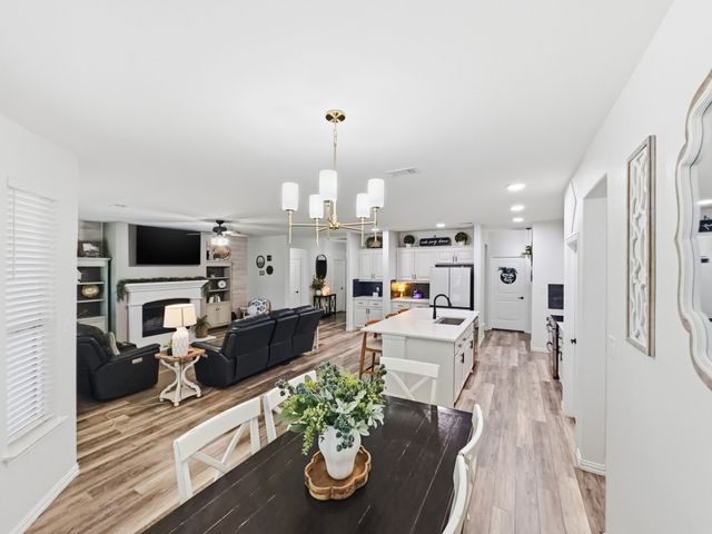 208 Crest Lane, Decatur, TX 76234