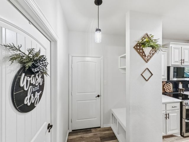 208 Crest Lane, Decatur, TX 76234