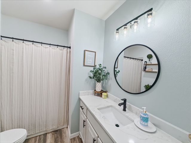 208 Crest Lane, Decatur, TX 76234