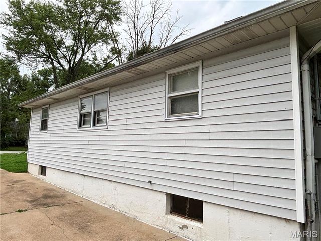 9710 Balboa Drive, St Louis, MO 63136