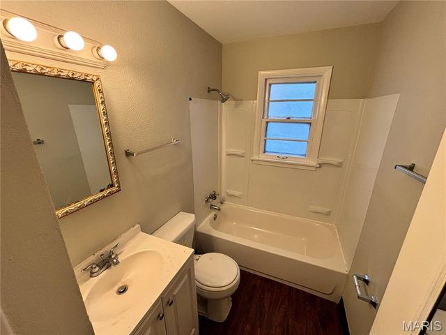 9710 Balboa Drive, St Louis, MO 63136