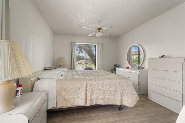 610 Sea Pine Way H2, Greenacres, FL 33415