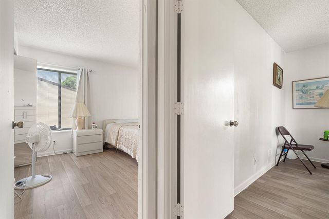 610 Sea Pine Way H2, Greenacres, FL 33415