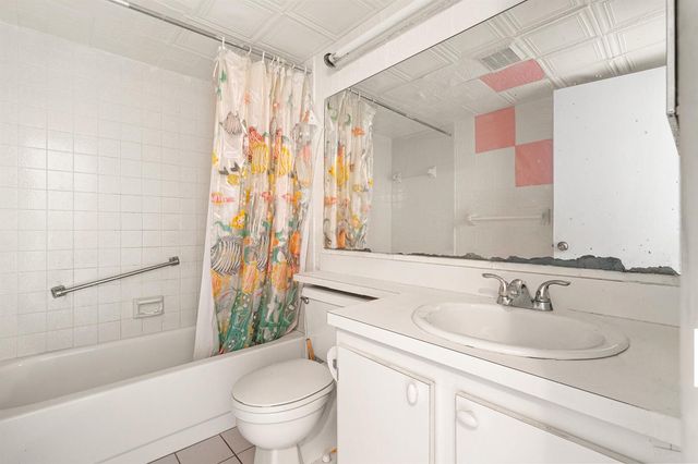 610 Sea Pine Way H2, Greenacres, FL 33415
