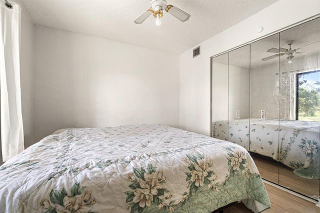 610 Sea Pine Way H2, Greenacres, FL 33415
