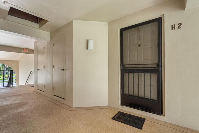 610 Sea Pine Way H2, Greenacres, FL 33415