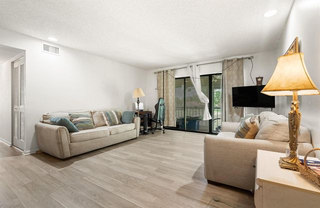 610 Sea Pine Way H2, Greenacres, FL 33415