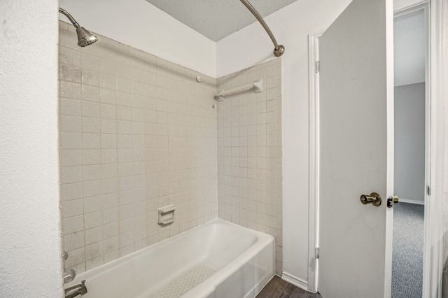 122 Heritage Trail, Granbury, TX 76048